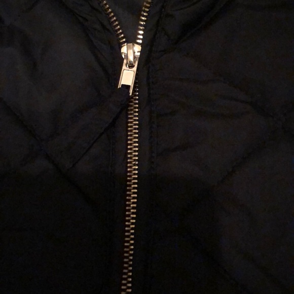 Quilted vest with gold accents - Picture 4 of 5